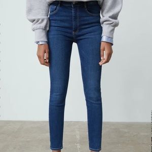 Zara HI-RISE SCULPT JEANS in size 08